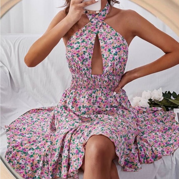 Peekaboo Front Cross Halter Floral Dress Small - Picture 3 of 3